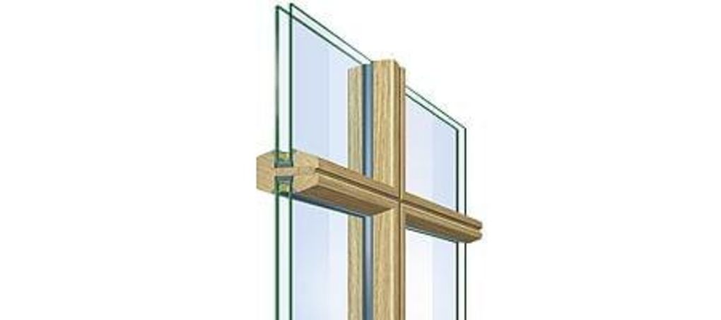 Glass-dividing glazing bars – wooden window