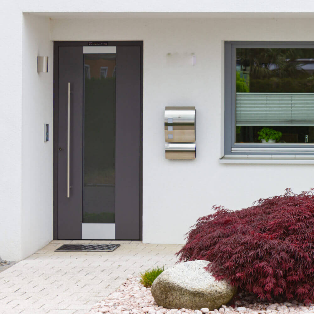 Aluminium front door with glass panel